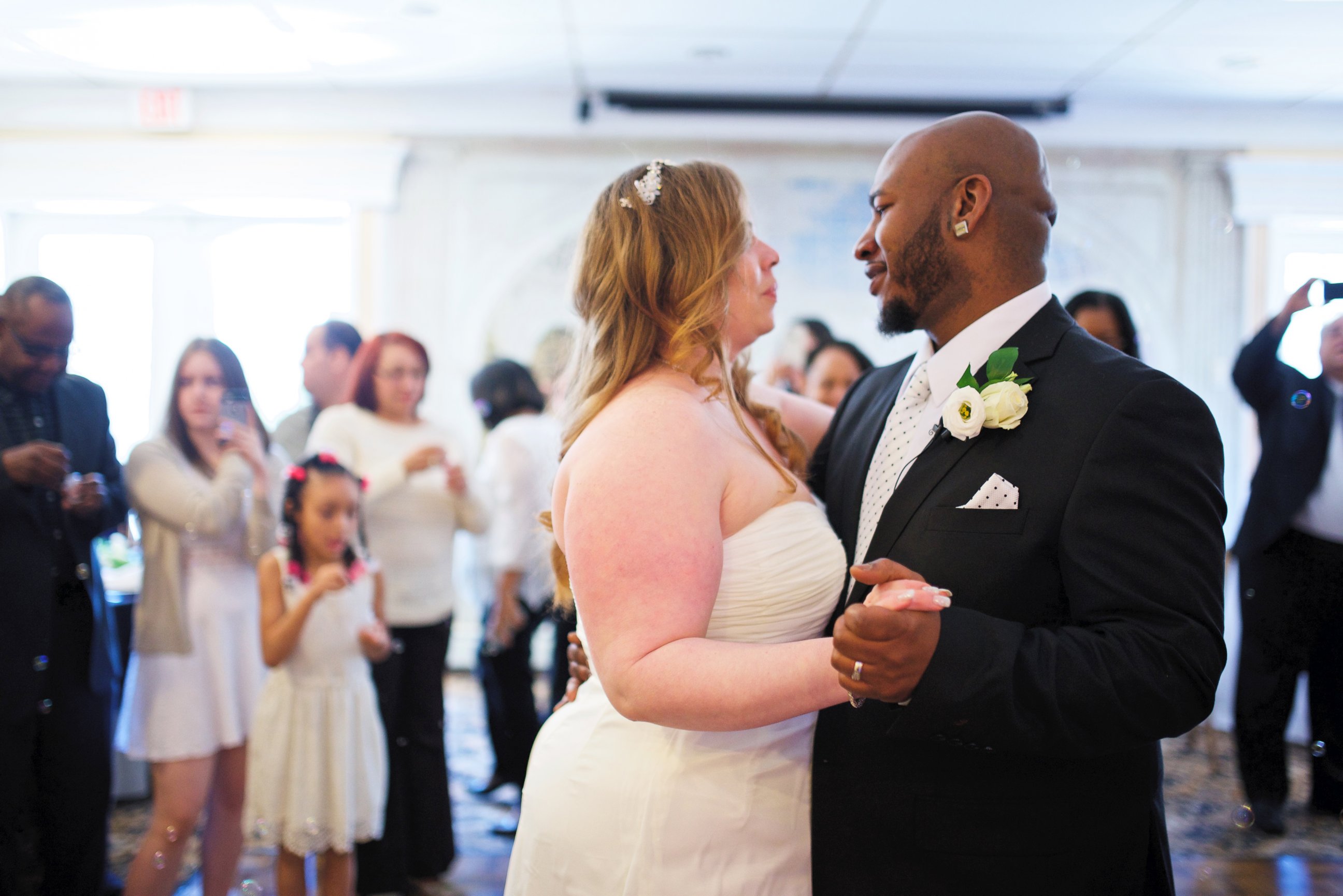 PHOTO: Abigail Lydick and her husband Andrew Lydick planned a free wedding for Erica Meyers and Darrell Meyers in less than two days after hearing that Erica's mother Alicia Reyes, who has cancer, had been told she didn't have much longer to live. 
