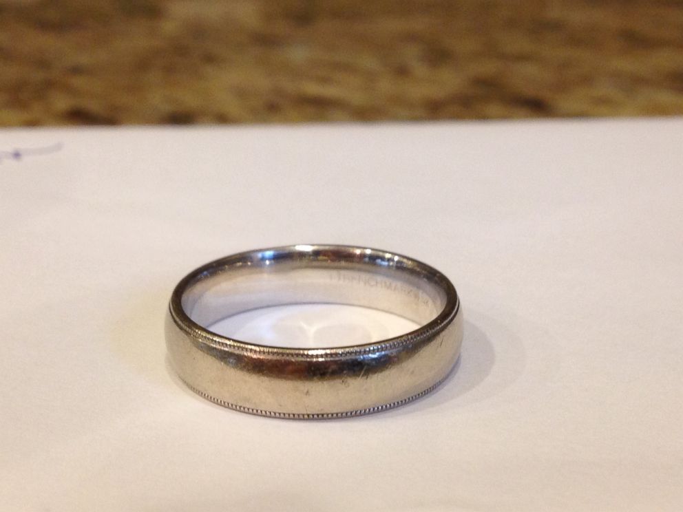PHOTO: Couple Searches for Owner of Lost Wedding Band Found in New Jeans