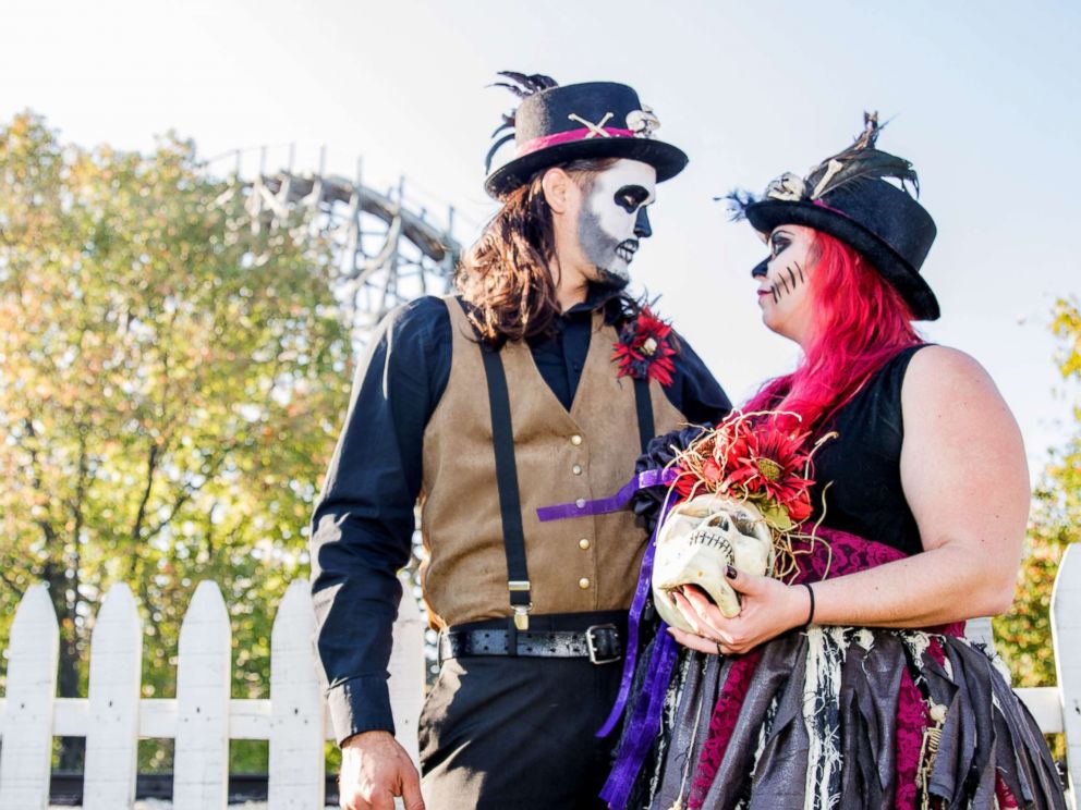 PHOTO: Jannea and Alfie Borero of Springfield, Illinois, are a spooky couple that said this HalloWedding event was right up their alley.