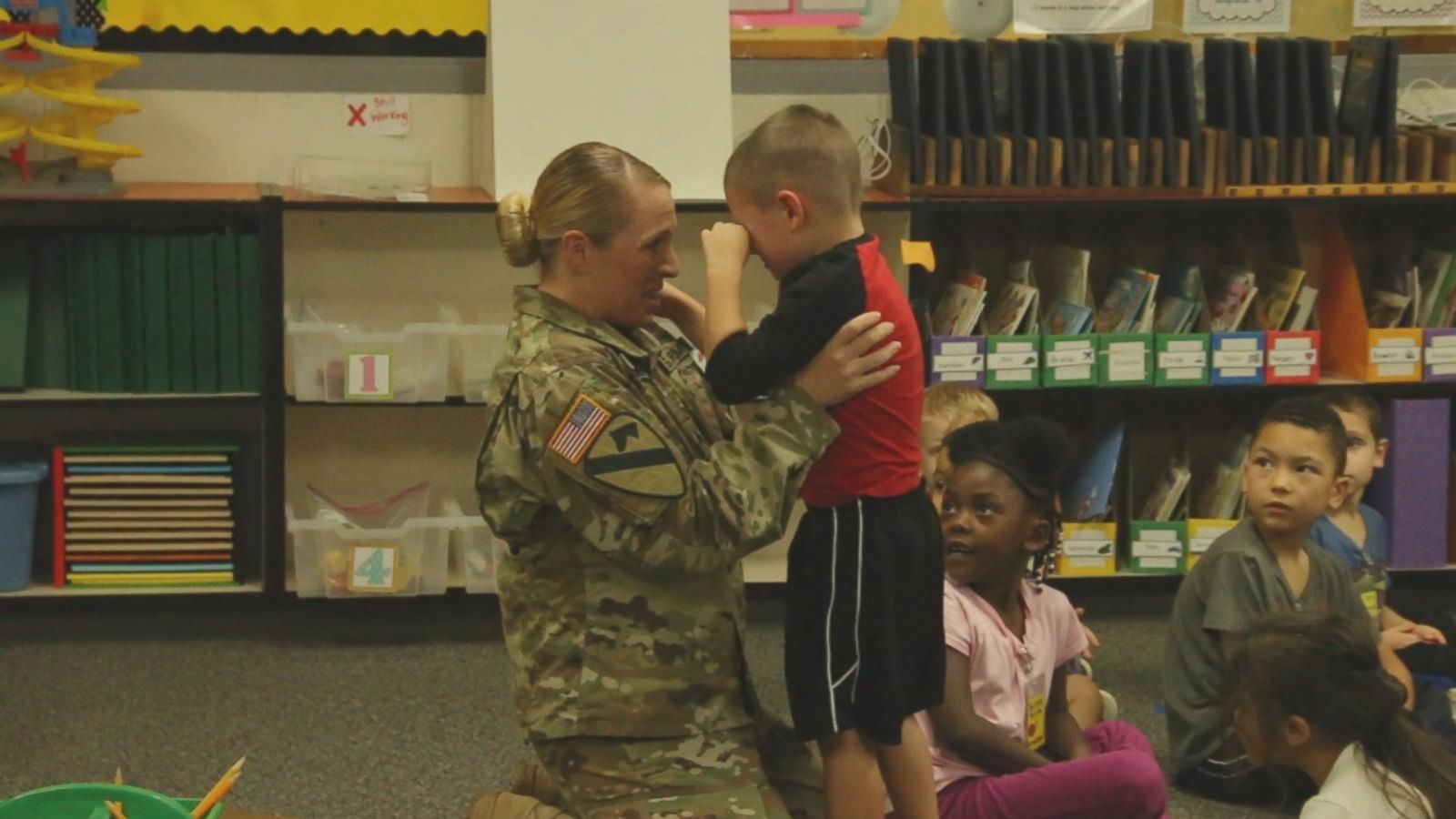 Soldier Mom Surprises Her Son Daughter At School Good Morning America 3124