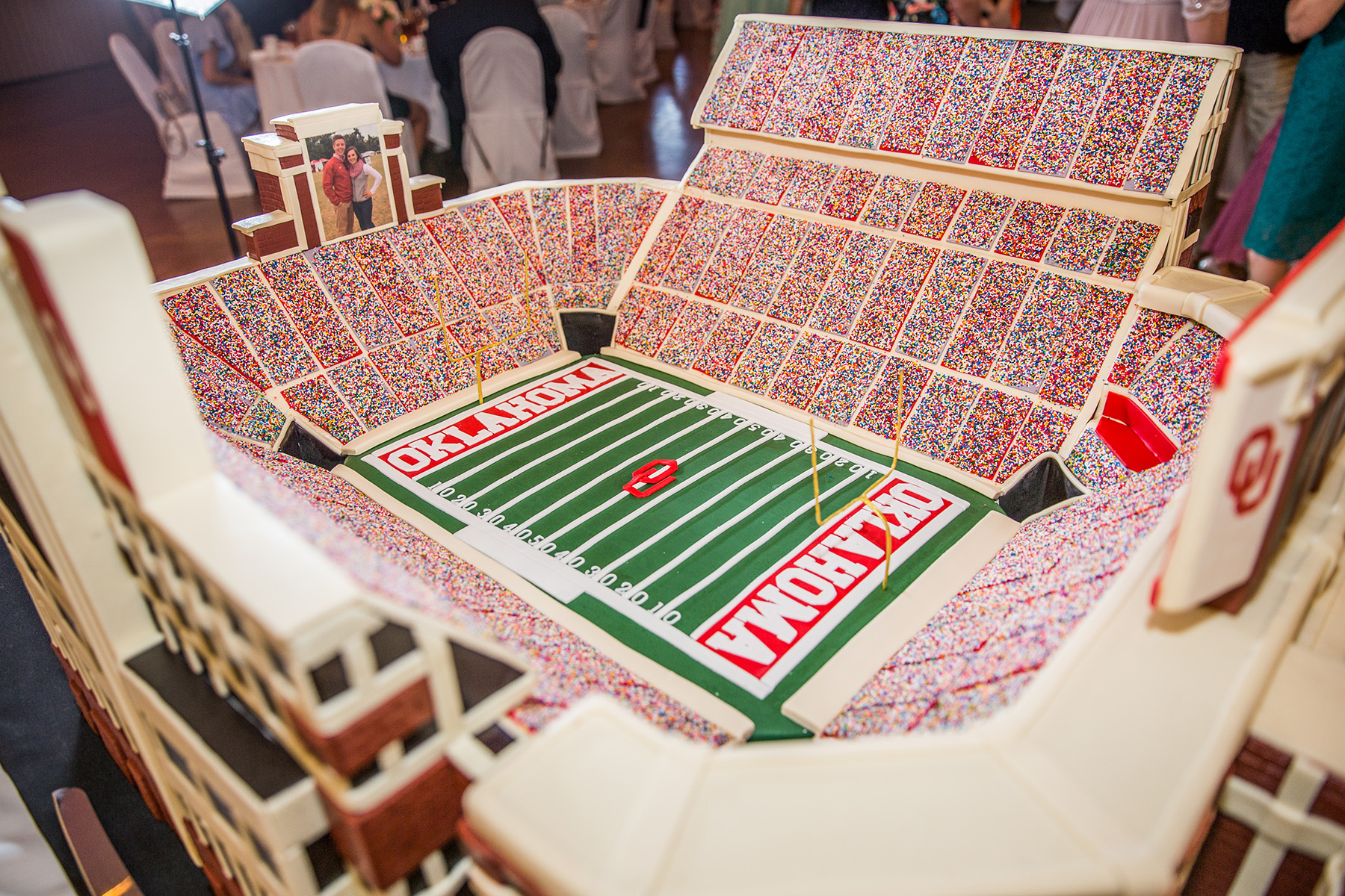Stadium Cake | A football stadium cake made from christmas c… | Flickr