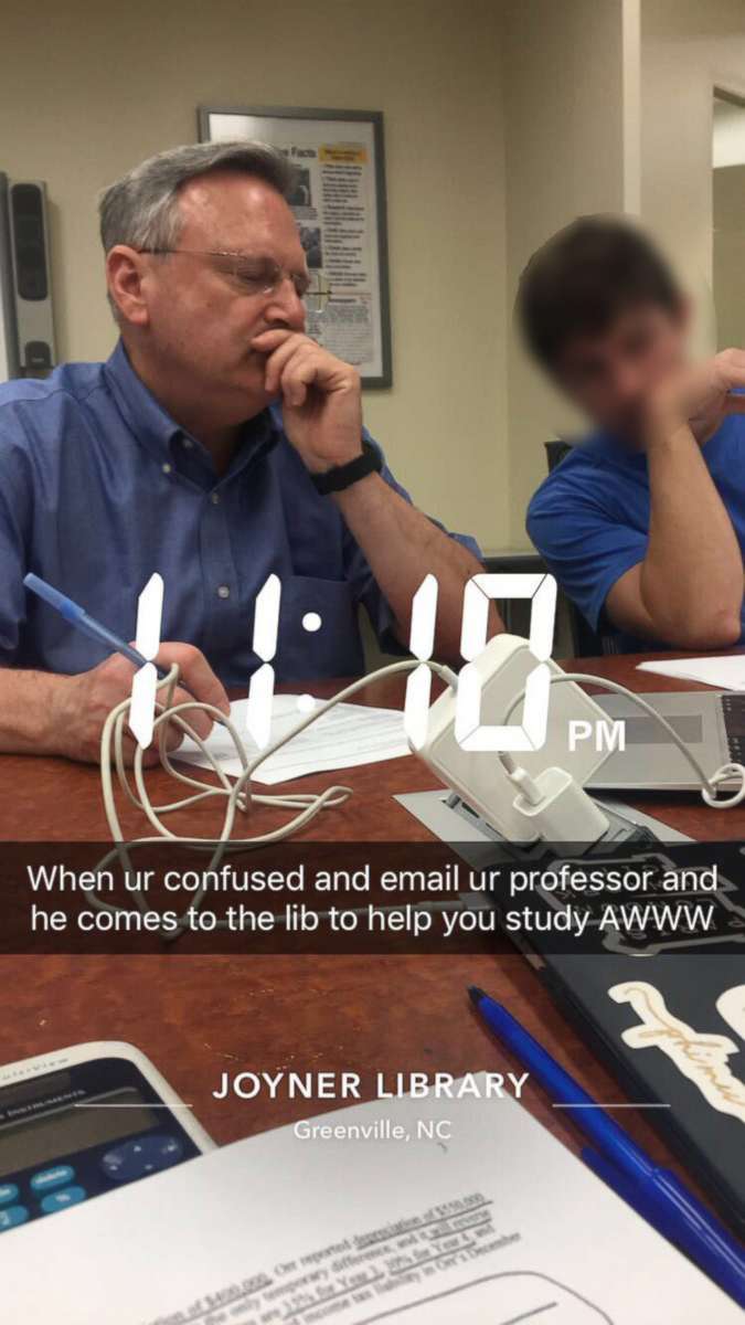 PHOTO: East Carolina University student Marissa T. Flood tweeted this now viral photo of her professor, Dr. Douglas Schneider, helping her study group last Thursday, Oct.5, 2017, ahead of their exam.