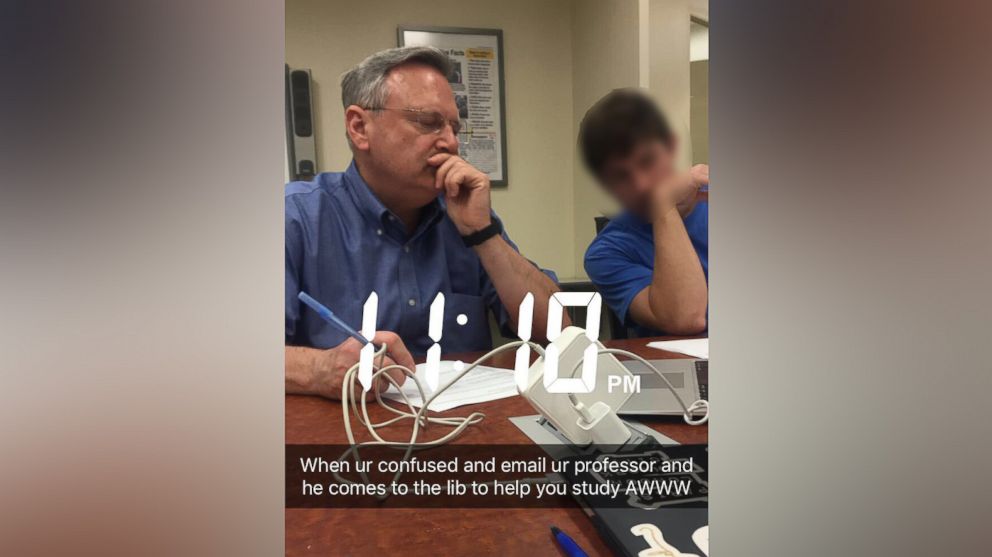 PHOTO: East Carolina University student Marissa T. Flood tweeted this now viral photo of her professor, Dr. Douglas Schneider, helping her study group last Thursday, Oct.5, 2017, ahead of their exam.