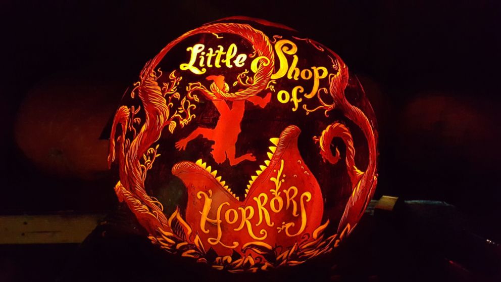 PHOTO: Pumpkin Carving Artist Creates Spectacularly Spooky Masterpieces