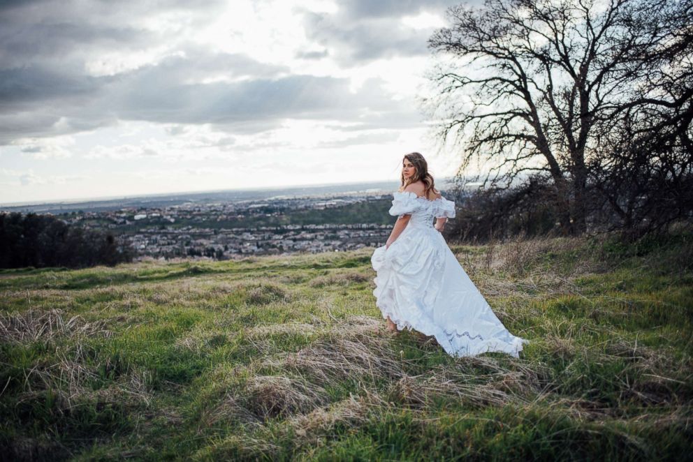 PHOTO: Bride Shelby Sander honored her late mother with a photo shoot in El Dorado Hills, California.