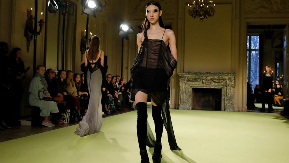 Vera Wang Deconstructs Evening Clothes At Ny Fashion Week Abc News