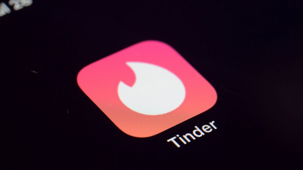 Tinder Dating Among Teens: When Swipe-Right Culture Goes to High School