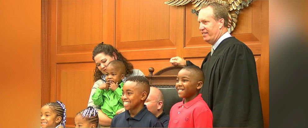 PHOTO:Julie and Will Rom officially became mom and dad to William, 12, Truth, 9, Marianna, 6, Keyora, 3, and KJ, 2, on July 27, 2017, at the Hamilton County Probate Court in Cincinnati.