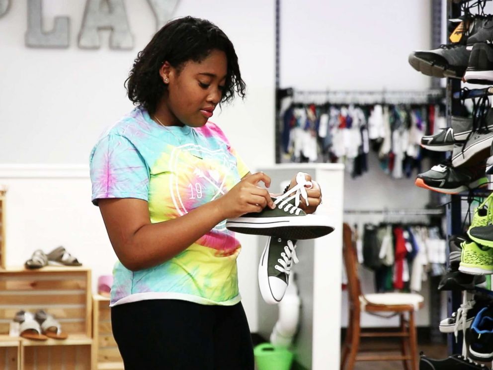 PHOTO: Alexie, 14, shops for shoes at The Twig in Venice, Fla.