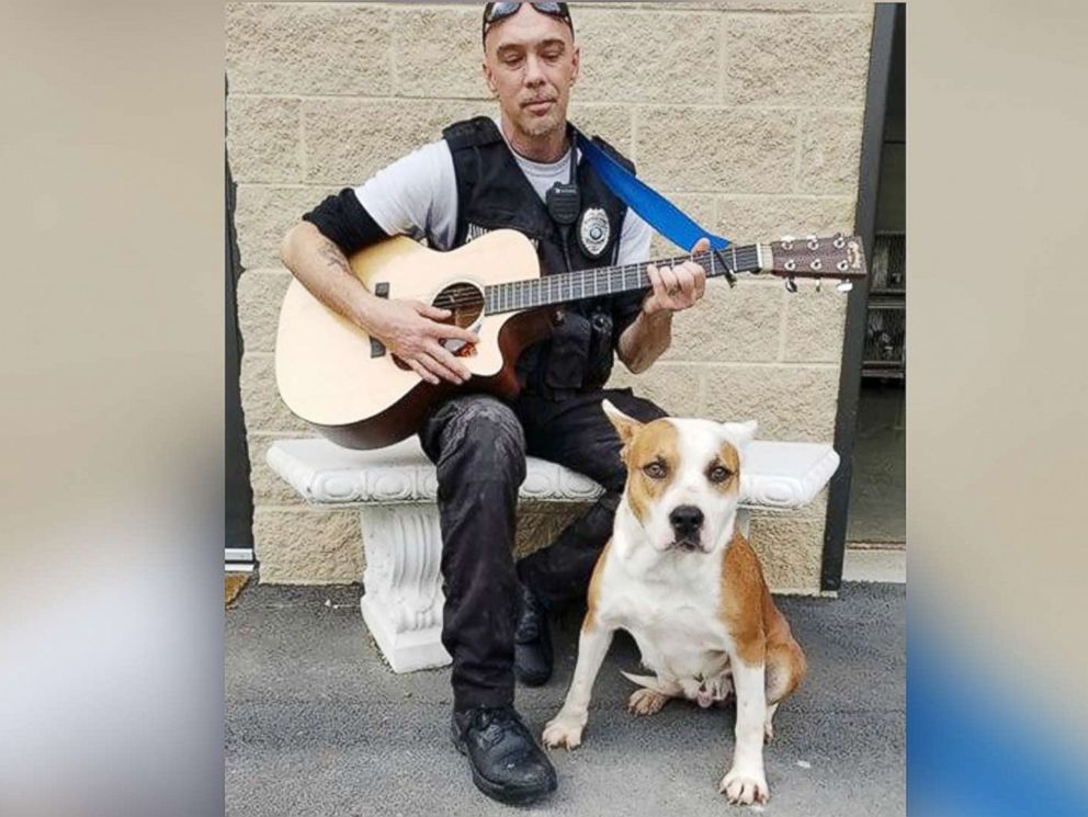PHOTO: Chad Olds performed with his guitar and sang to the kennel of adoptable dogs at Friends of Vance County Animal Shelter in North Carolina on Feb. 13, 2018.