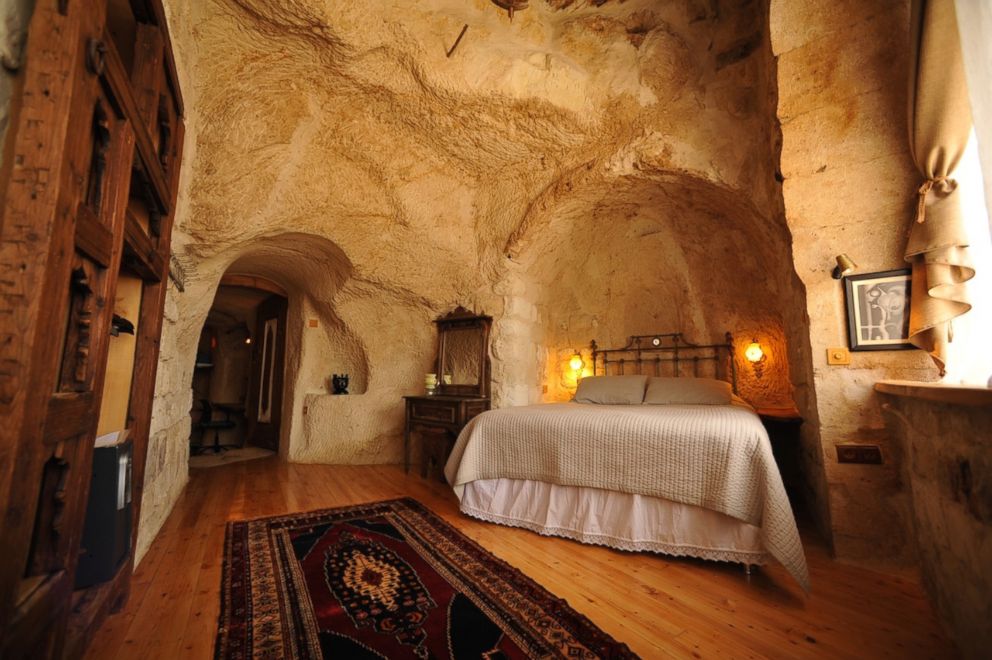 PHOTO: Anitya Cave House