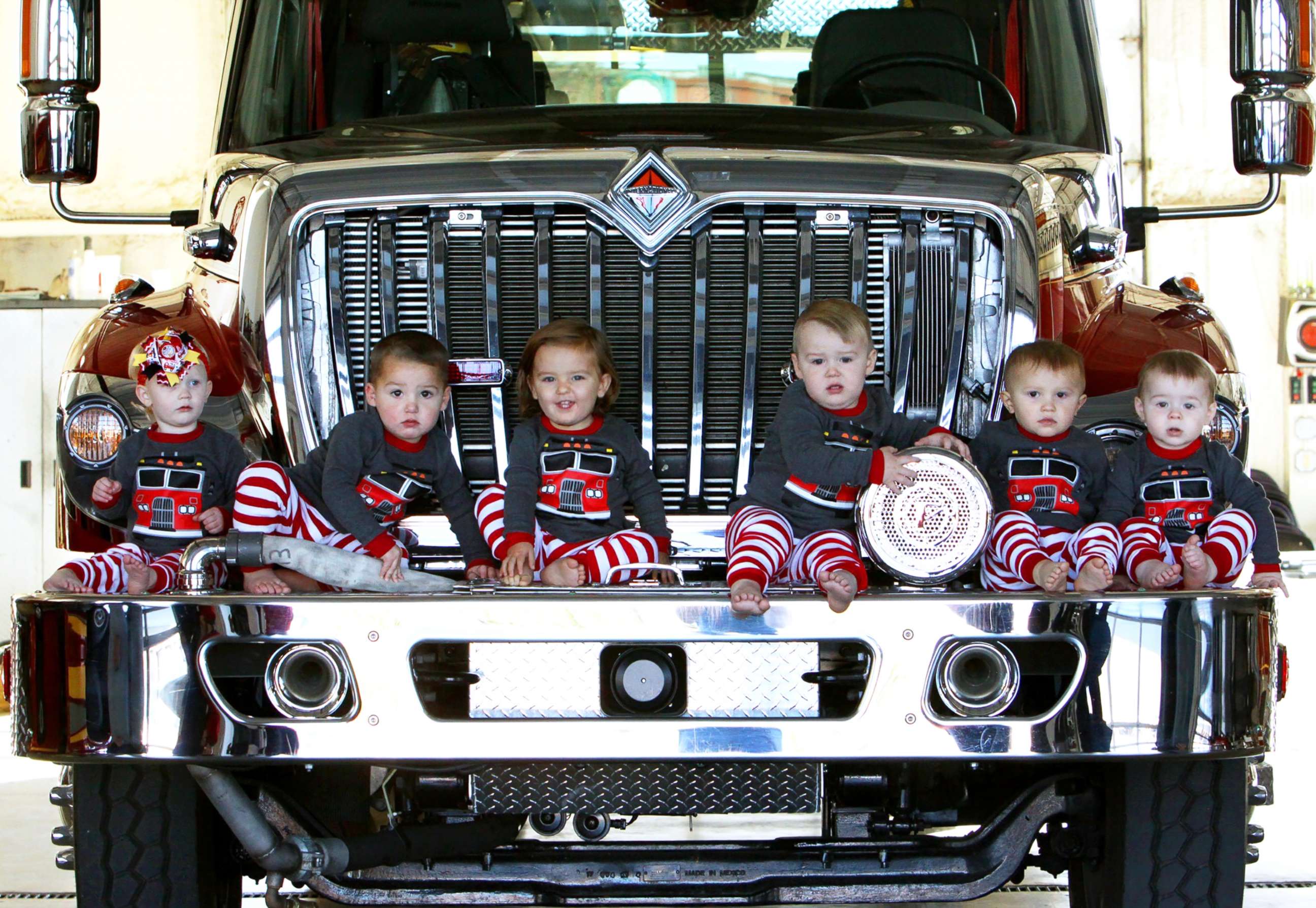 PHOTO: Six babies born to firefighters within months of each other at the Durant Fire Department in Oklahoma have recreated the fire station's viral 2016 Christmas card.