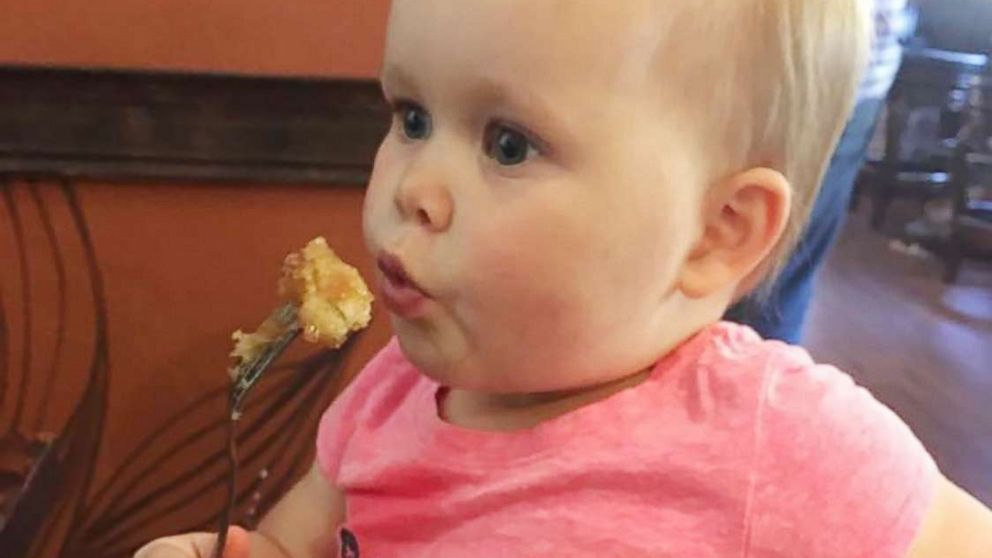 Toddler trying to get a bite of her dad's mashed potatoes is all of us ...