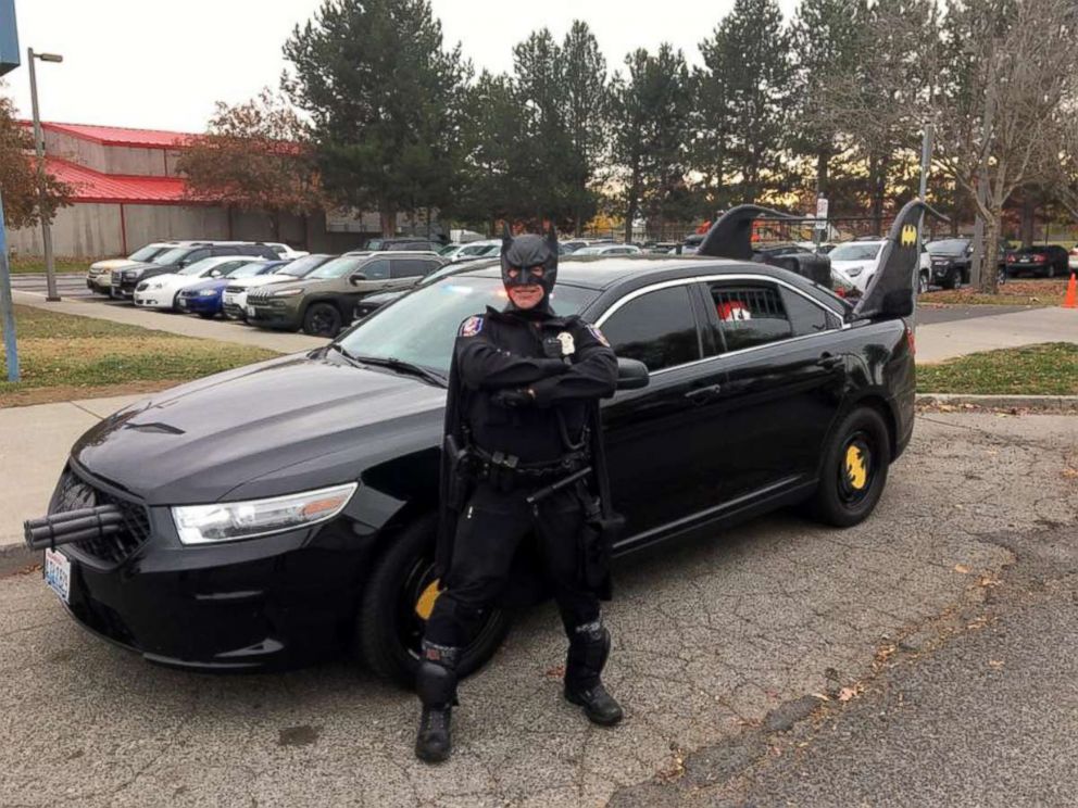 PHOTO: The officer said dressing up is "a great way to get out and connect with people."