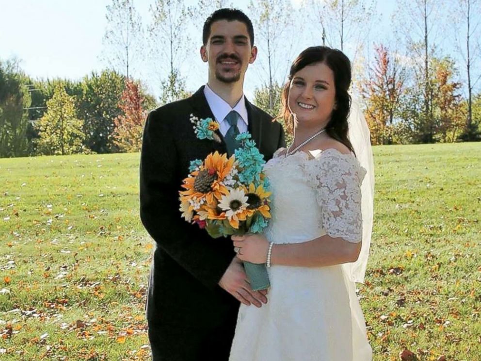 PHOTO: Jennifer Jensen, 24, and Bill Jensen, 27, pose at their Oct. 7, 2017, wedding in Minnesota.