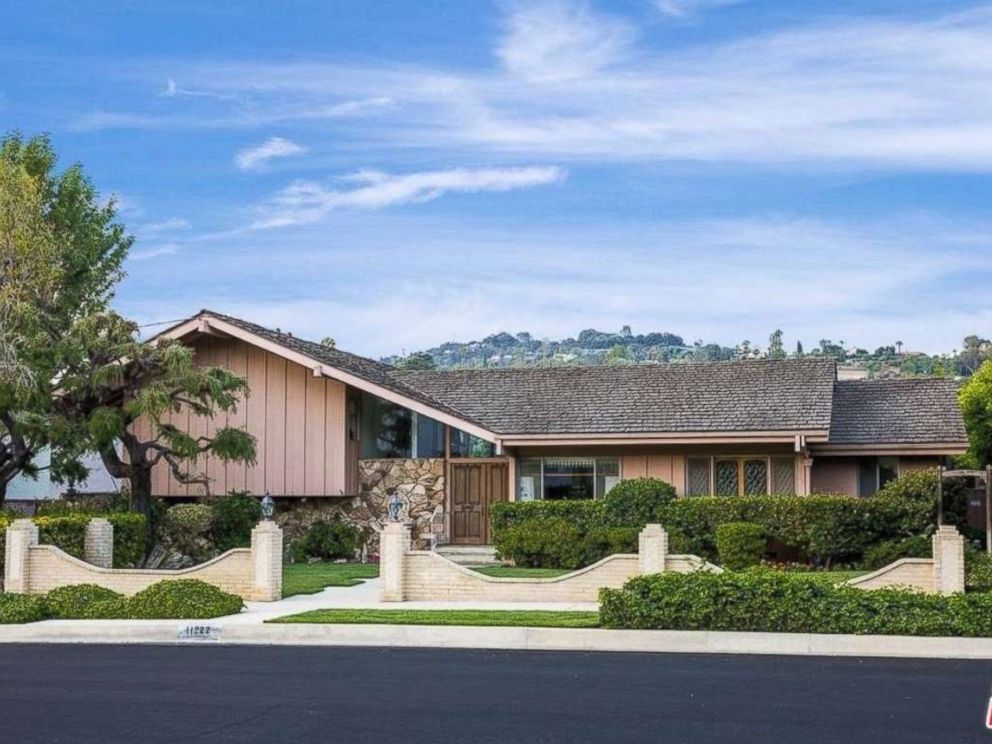 You Can Now Live In 'The Brady Bunch' House For Nearly $2 Million - ABC ...