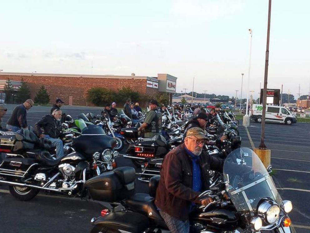 50 bikers escort bullied boy to first day of middle school - ABC News