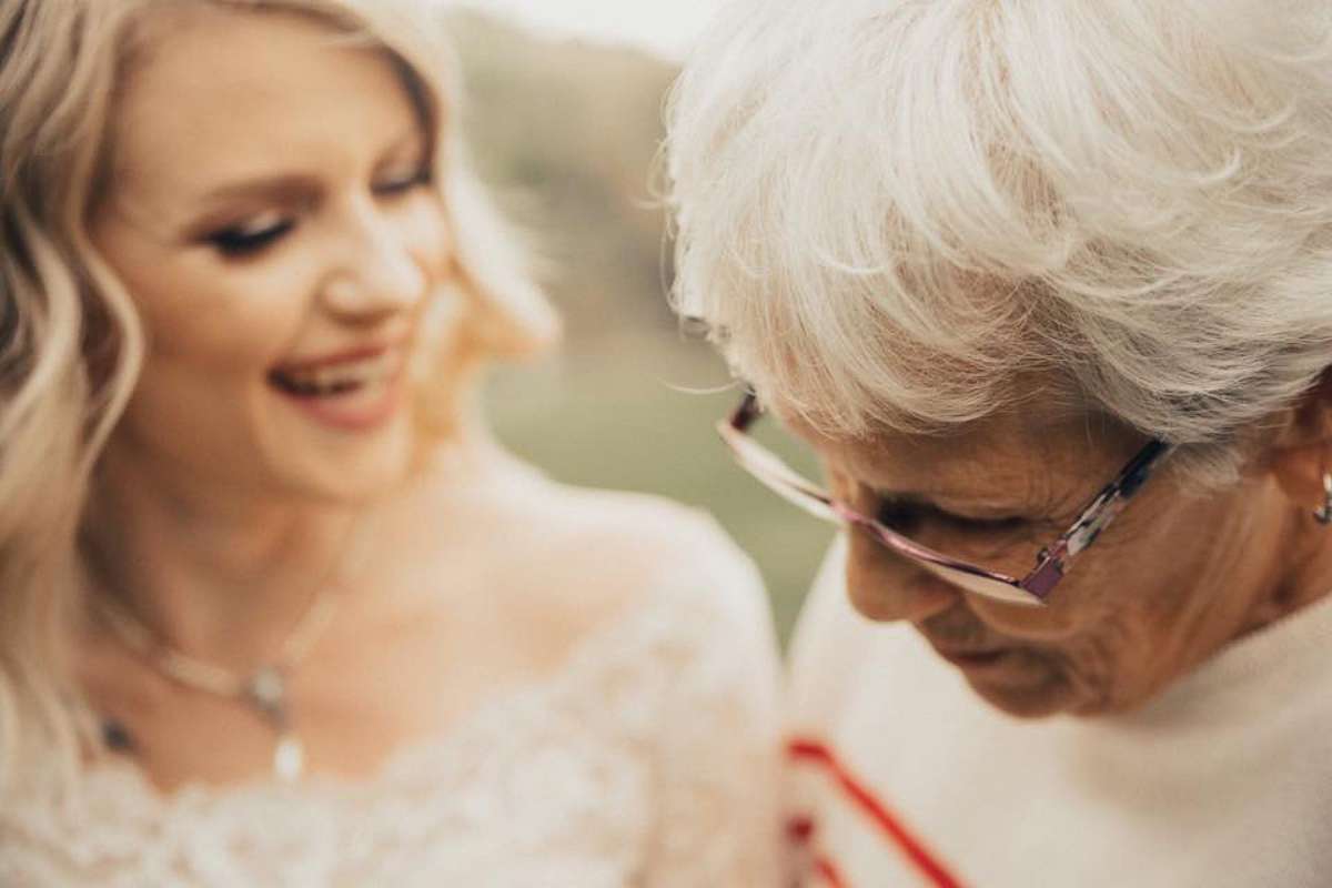 PHOTO: Wedding photographer captures "first look" photos between a bride and her grandmother.