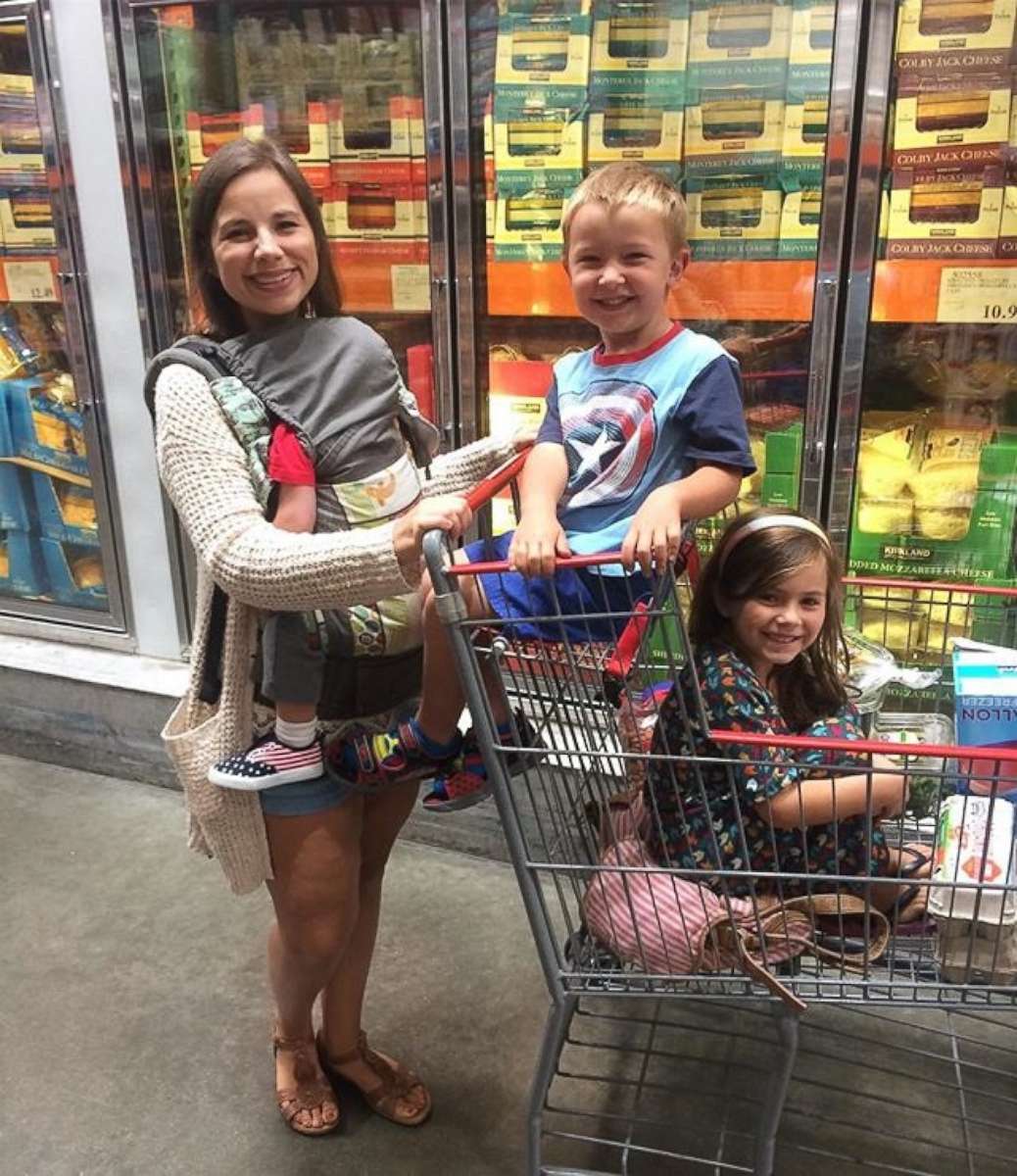 PHOTO: Brittany Williams, 27, shops for food with her three children.