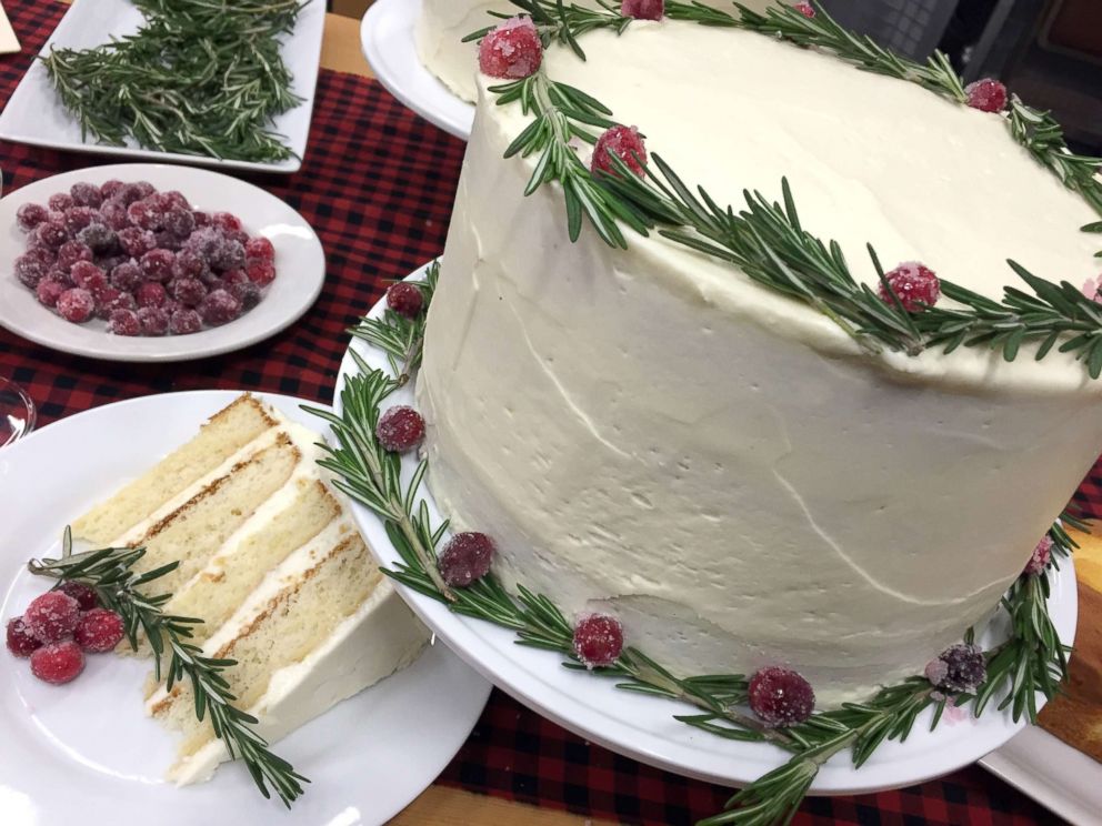 PHOTO: Lifestyle expert Sandra Lee shared her recipe for Christmas sugar cookie cake.