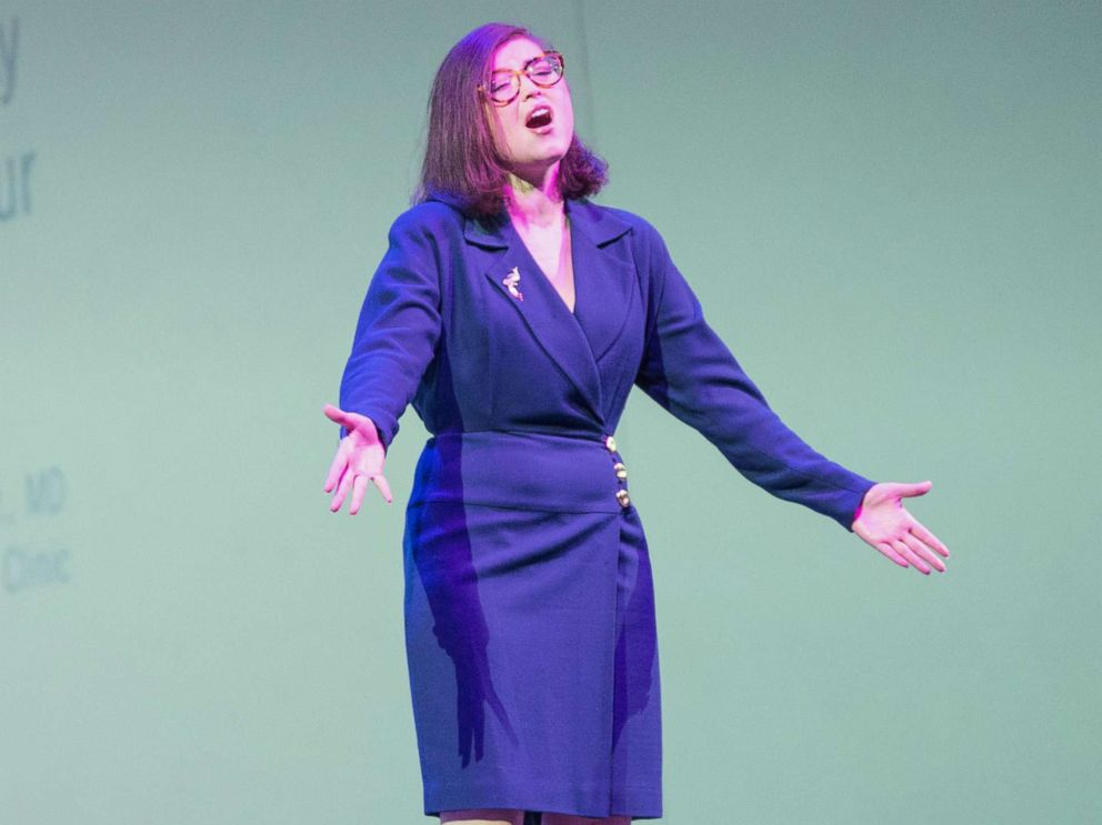 PHOTO: Esperanza Tufani sings onstage during the Cleveland Clinic Medical Innovation Summit held Oct. 24, 2017.