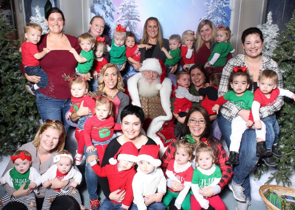 PHOTO: A mommy group called the "Chicago Twin Moms" took a group holiday photo with Santa Claus in Woodfield Mall in Schaumburg, Ill., Nov. 27, 2017.
