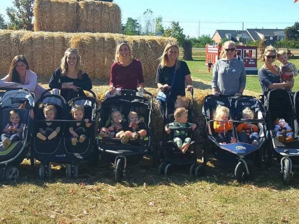 PHOTO: A play date held by mommy group Chicago Twin Moms in Illinois.