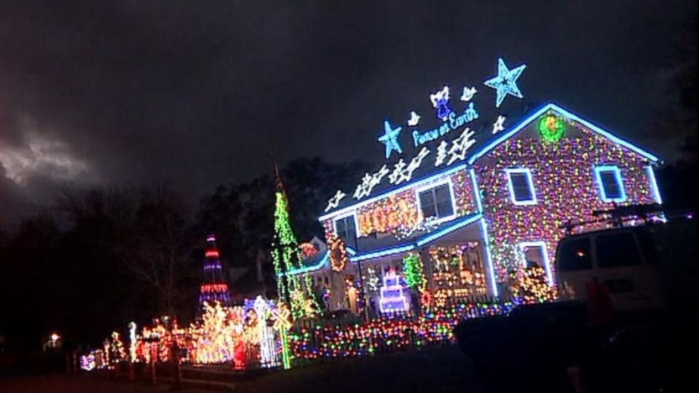 PHOTO: Christmas decorations at the Connecticut home of Mary Halliwell and her family have sparked controversy among neighbors.