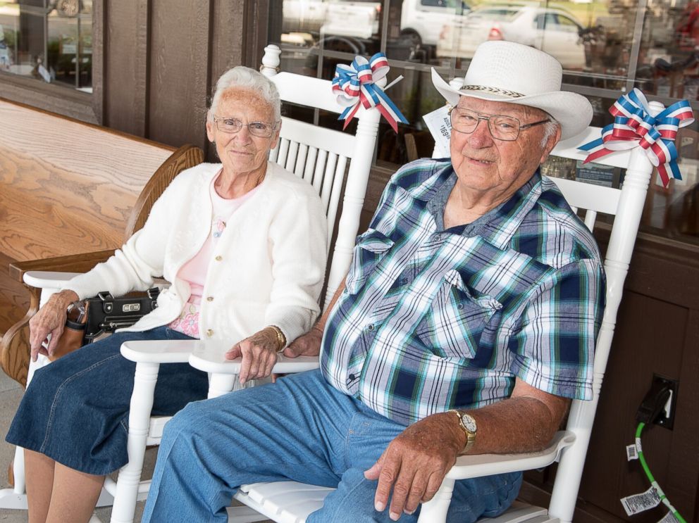 PHOTO: Ray and Wilma Yoder, of Goshen, Indiana, have visited nearly every Cracker Barrel Old Country Store location across the U.S.