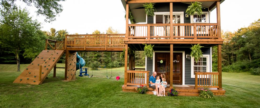 Michigan dad builds lavish 2 story playhouse for his 