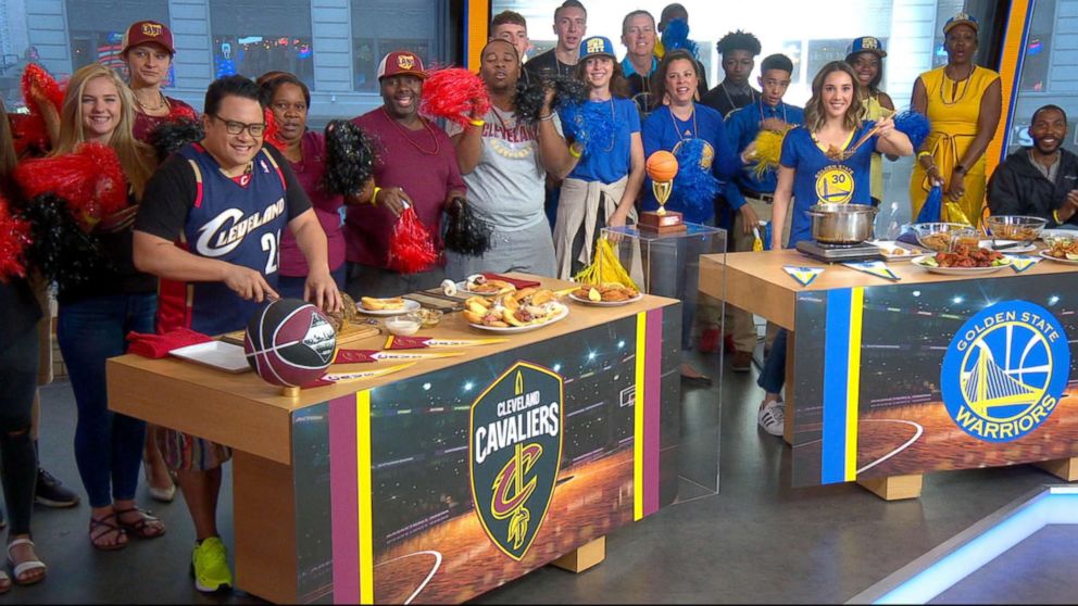 VIDEO: Chefs and NBA superfans face off in a food competition on 'GMA'