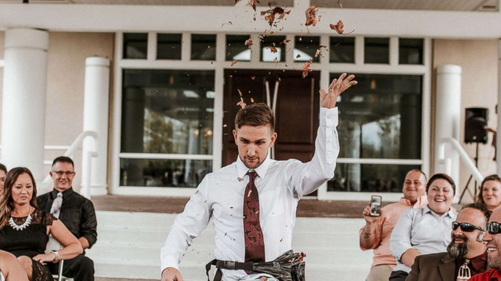 Flower man dazzles at friends' wedding with fanny packs, fall foliage - ABC  News