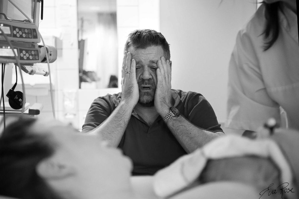 PHOTO: Dad is overwhelmed by emotion at birth of his second child. 