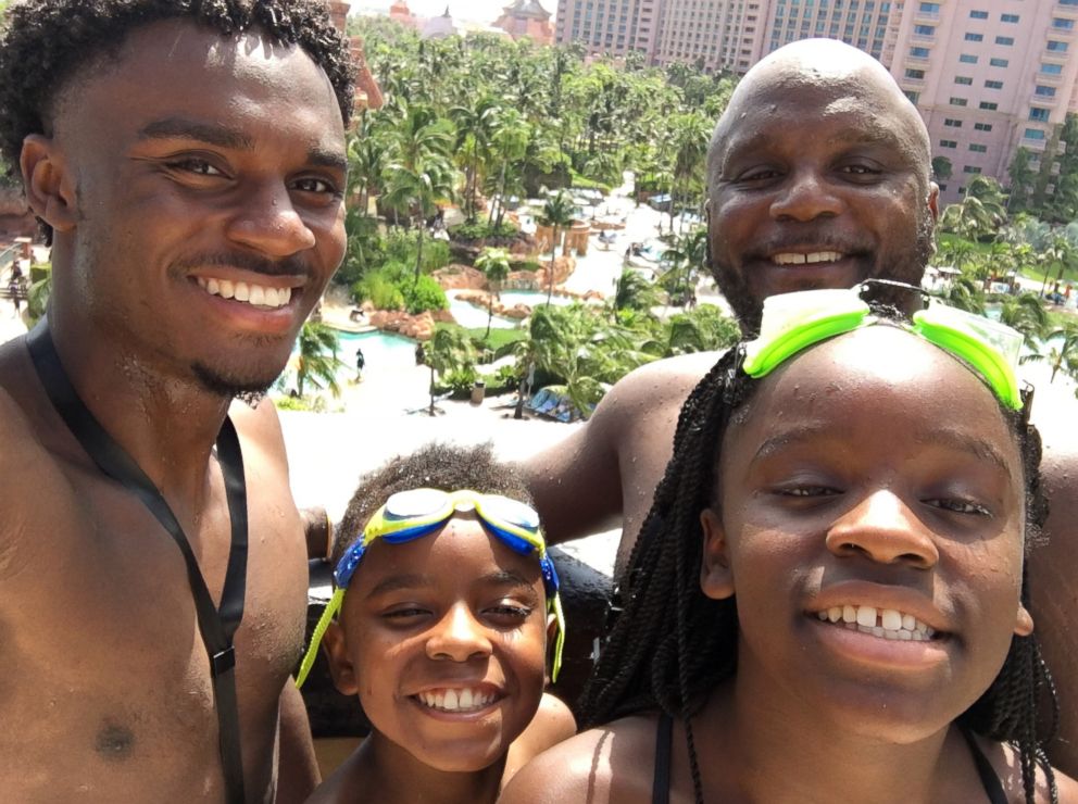 PHOTO: Gary Scott is photographed with his children in this undated family photo.