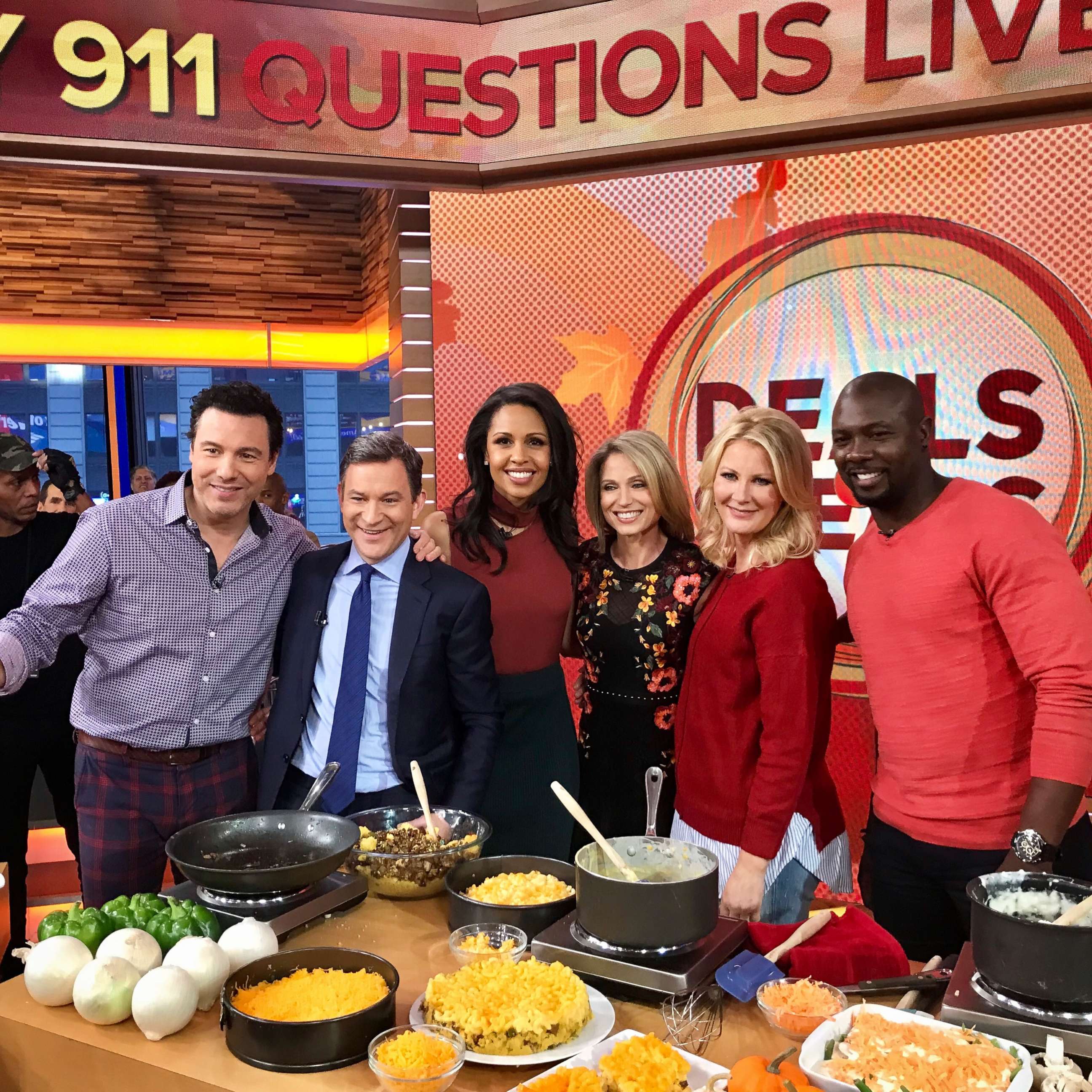 PHOTO: "Good Morning America" brought in celebrity chefs Rocco DiSpirito, "Food Network Star" champ Eddie Jackson, and Sandra Lee to answer your Thanksgiving Day cooking questions.