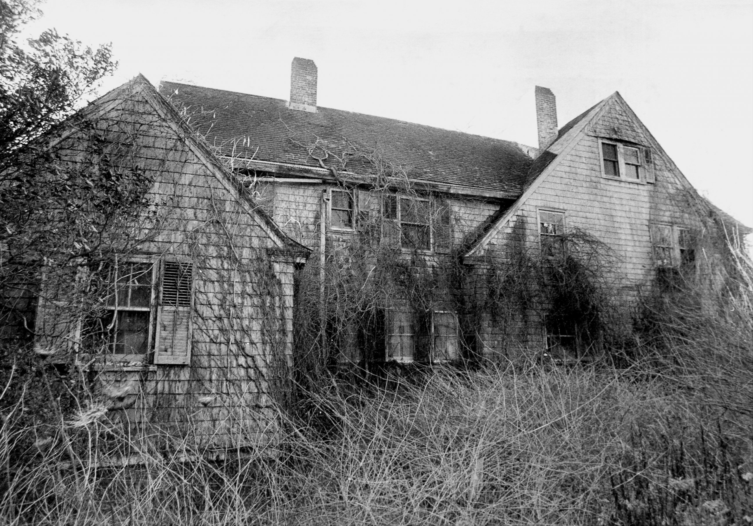 PHOTO: The mansion of Edith Bouvier Beale at West End Road in East Hampton, Long Island known as Grey Gardens, July 23, 1972.
