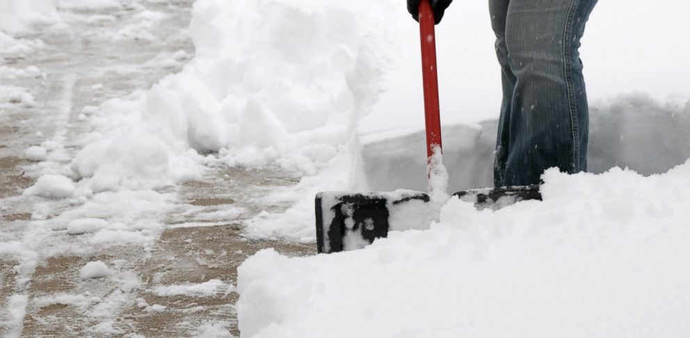 How To Clear Snow Safely And Efficiently Abc News