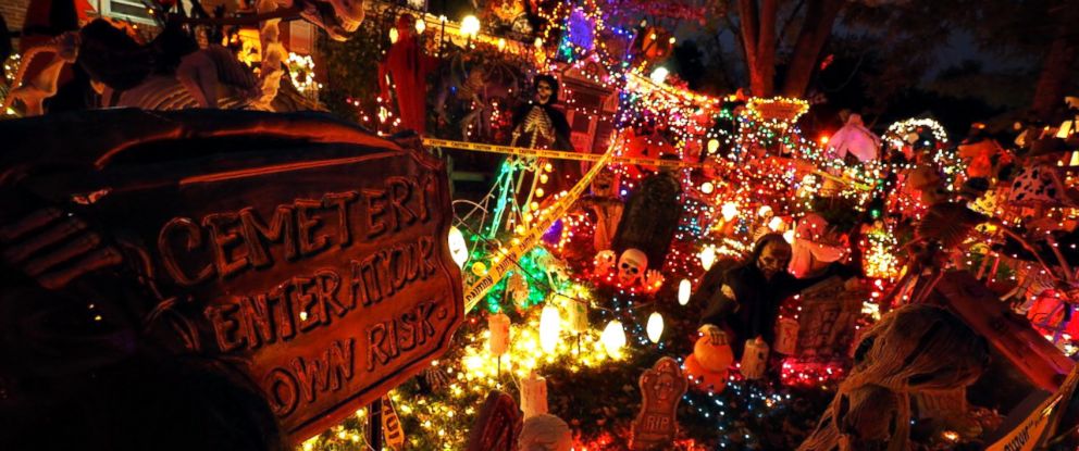 photo chris donaubauer has spent 100000 on his mind blowing setup which gets - Halloween Christmas Decorations photo chris donaubauer has spent 100000 on his mind blowing setup which gets - Halloween Christmas Decorations