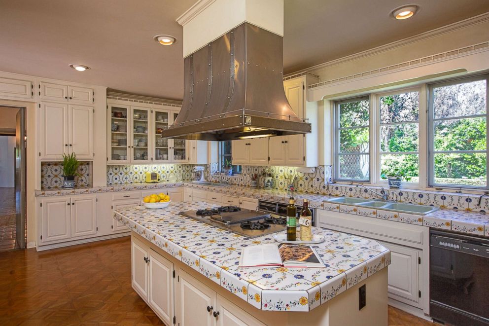 PHOTO: The kitchen of the home featured in "The Holiday" is shown here.