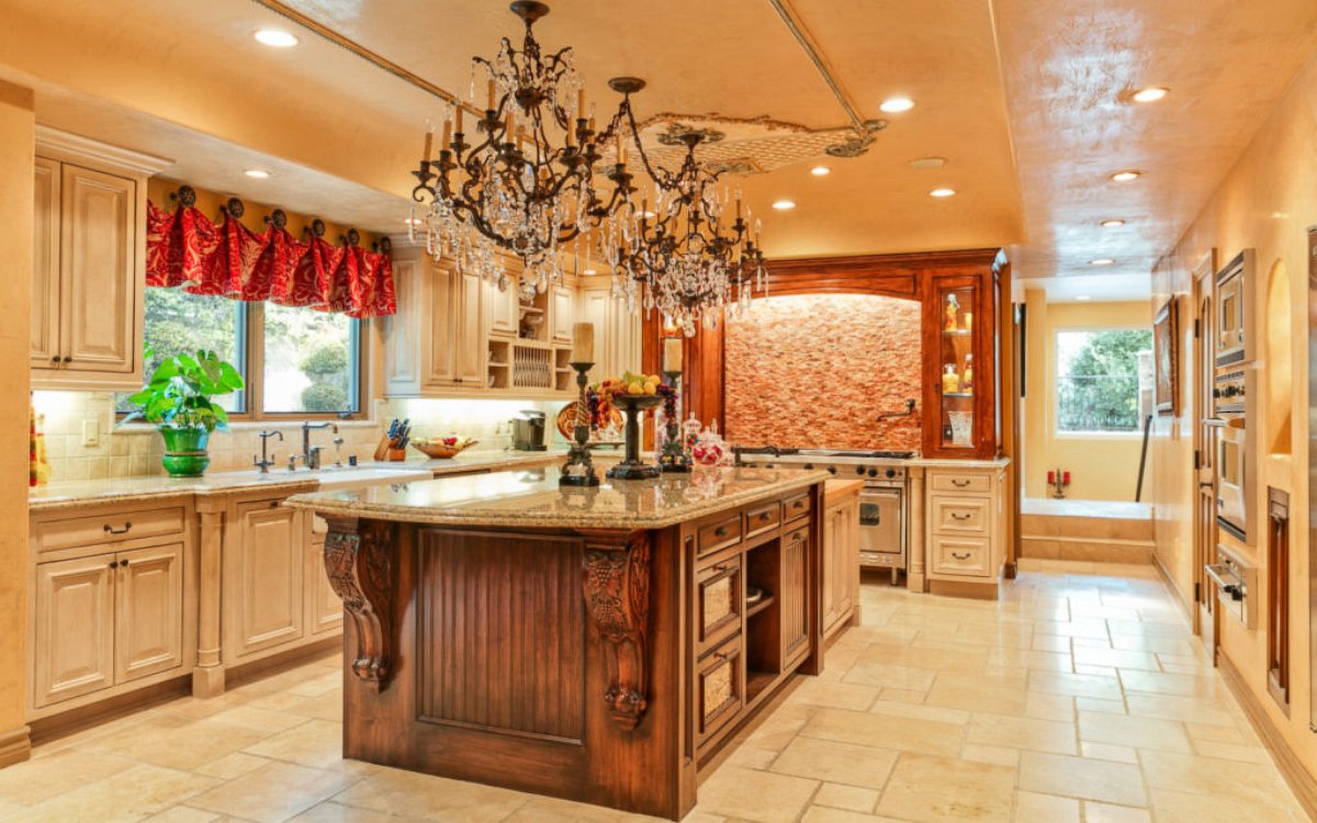 PHOTO: This California home, made famous by "Keeping Up With the Kardashians," is on the market for nearly $9 million.
