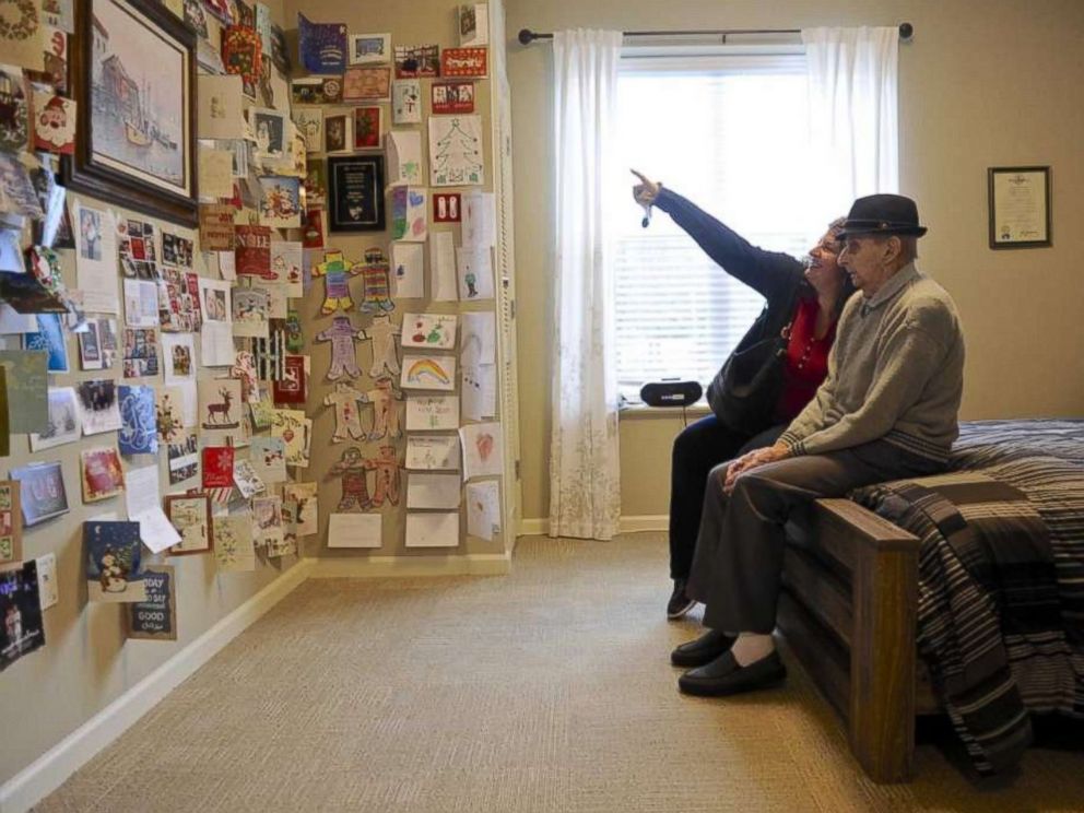 PHOTO: Jim Gaboardi, 89, of Bethel, Connecticut, opens dozens of cards daily after his eldest granddaughter, Meghan Henriques-Parker, 36, asked her Facebook friends to send mail to the senior center where he lives. 