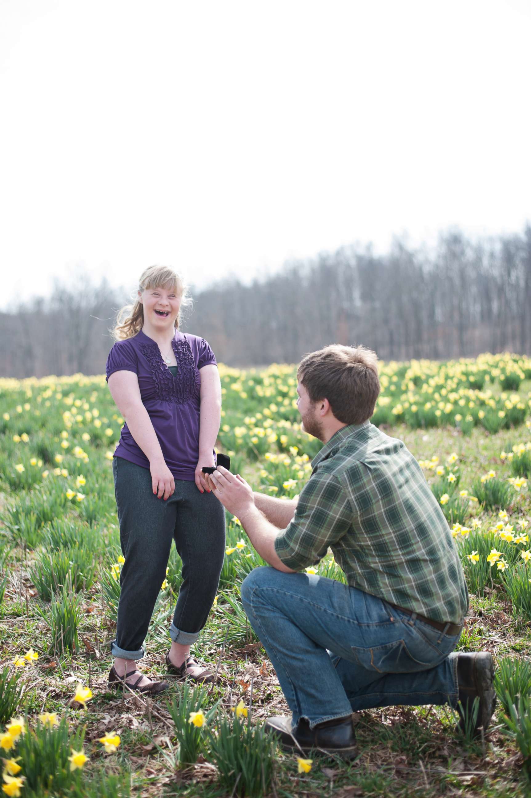 PHOTO: Will Seaton proposed to sisters Ashley and Hannah Schaus (L).