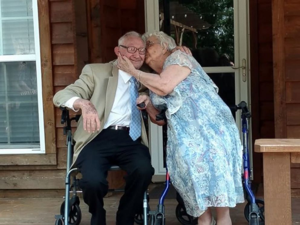PHOTO: Paul Miller serenaded his wife Imogene Miller with Bing Crosbys Let Me Call You Sweetheart at their 70th anniversary celebration.