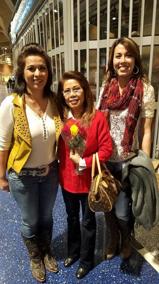 PHOTO: Sisters Starla Medlock and Jeannie Toomey reunited with their mother for the first time in four decades in Kansas City on Tuesday.