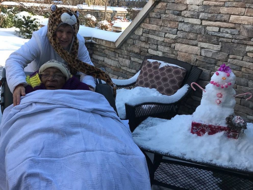 PHOTO: Staff members at Testa Family Hospice House in North Carolina made Ionia Moore's day by building her a snowman.