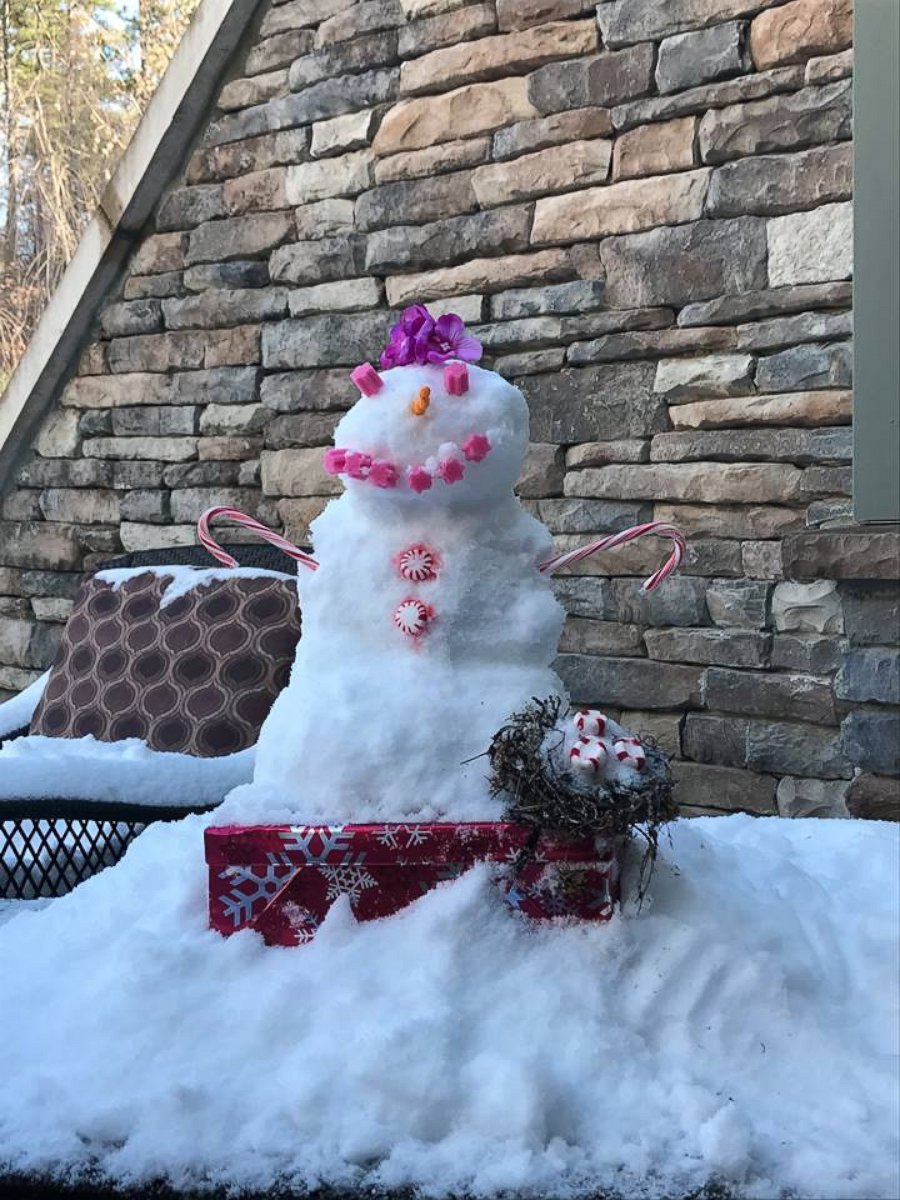 PHOTO: Staff members at Testa Family Hospice House in North Carolina made Ionia Moore's day by building her a snowman.