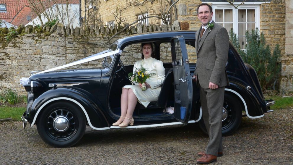 Ria Chambers and Jonathan Jefferies held a 1940s-themed wedding on March 12, 2016 in Bedfordshire, England.