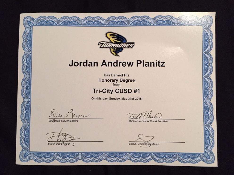 PHOTO: The honorary diploma given to Jordan Planitz, 6.