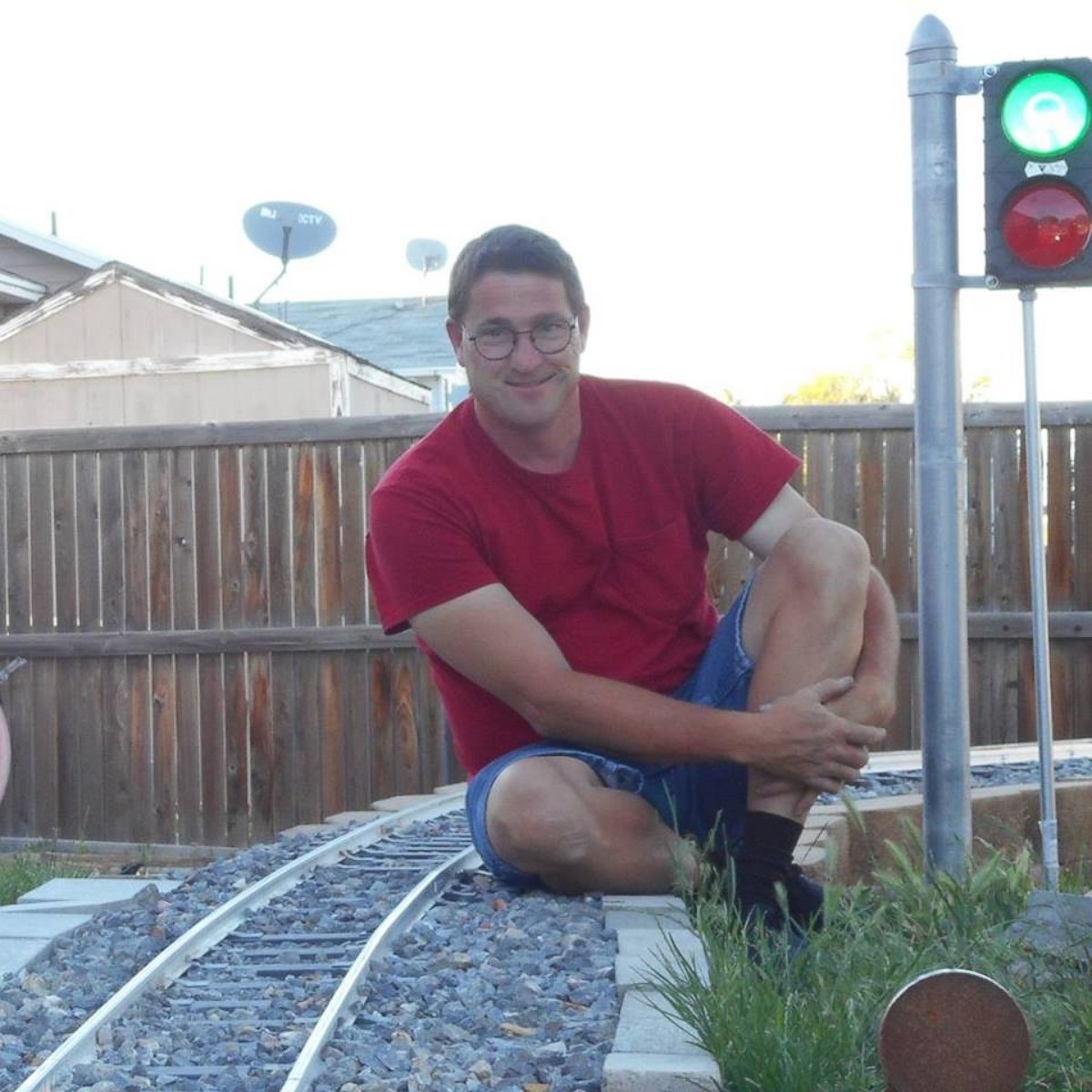 PHOTO: Man Builds 400-Foot Backyard Railroad Because He ‘Got a Wild Bug’