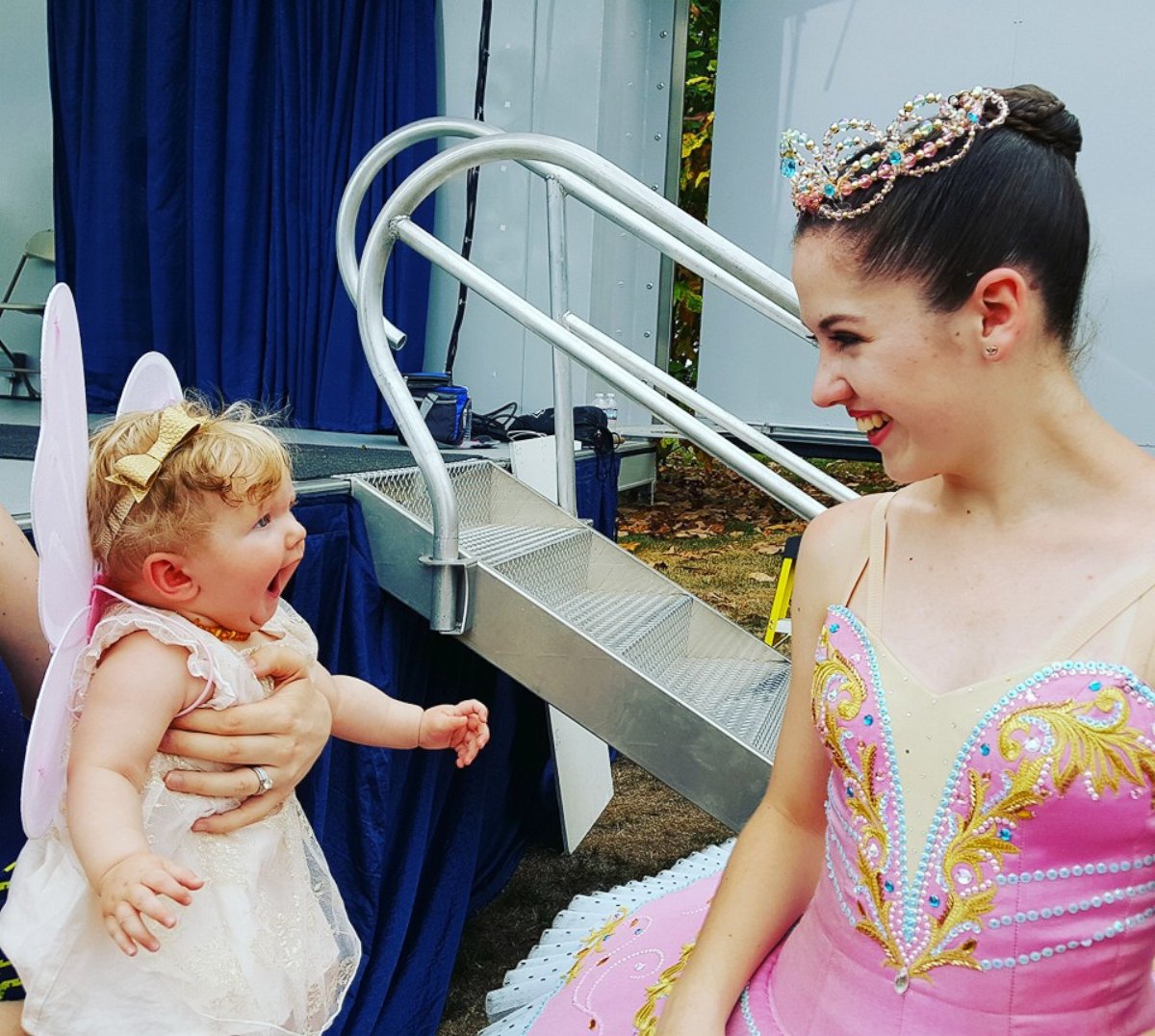PHOTO: Little Girl's Reaction to Seeing a Ballerina Is Priceless